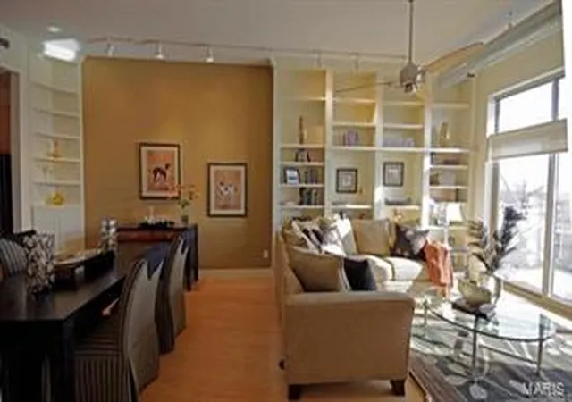 Photo 5 of Condominium at 6340 Clayton Rd #307, Saint Louis, MO 63117 | MLS# MIS14003740 | | Sold on 2014-03-26