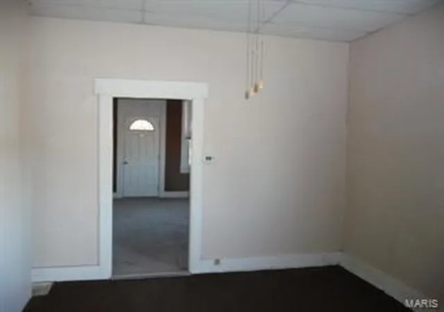 Photo 4 of Single Family Residence at 8100 Minnesota Ave, Saint Louis, MO 63111 | MLS# MIS14013448 | | Sold on 2014-05-06