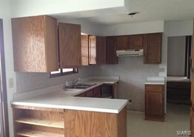 Photo 5 of Single Family Residence at 3929 Lakeshore Dr, New Haven, MO 63068 | MLS# MIS14020399 | | Sold on 2014-10-17