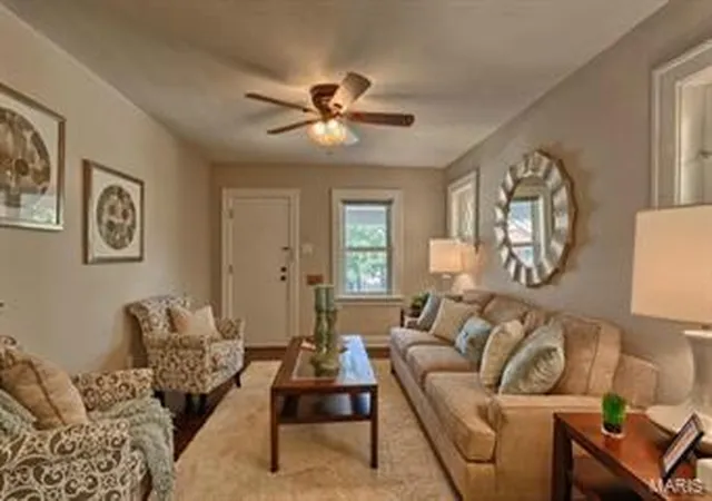 Photo 2 of Single Family Residence at 3814 Burgen Ave, Saint Louis, MO 63116 | MLS# MIS14043571 | | Sold on 2015-03-06