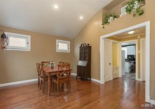 Photo 2 of Single Family Residence at 622 Allen Ave, Saint Louis, MO 63125 | MLS# MIS14056213 |  | Sold on 2015-03-19