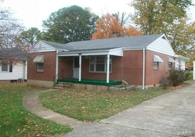 Photo 2 of Single Family Residence at 306 Lincoln, Fredericktown, MO 63645 | MLS# MIS14061195 | | Sold on 2015-01-29
