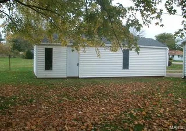 Photo 5 of Single Family Residence at 306 Lincoln, Fredericktown, MO 63645 | MLS# MIS14061195 | | Sold on 2015-01-29