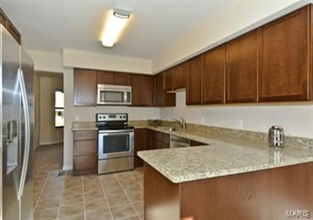 Photo 1 of Single Family Residence at 21 Dijon Ct, Lake Saint Louis, MO 63367 | MLS# MIS15002380 |  | Sold on 2015-02-12