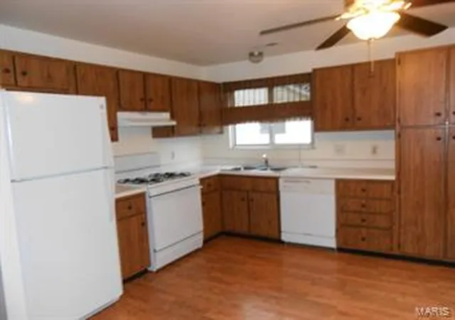 Photo 2 of Single Family Residence at 515 Starwood Dr, Saint Peters, MO 63376 | MLS# MIS15032164 | | Sold on 2015-07-17