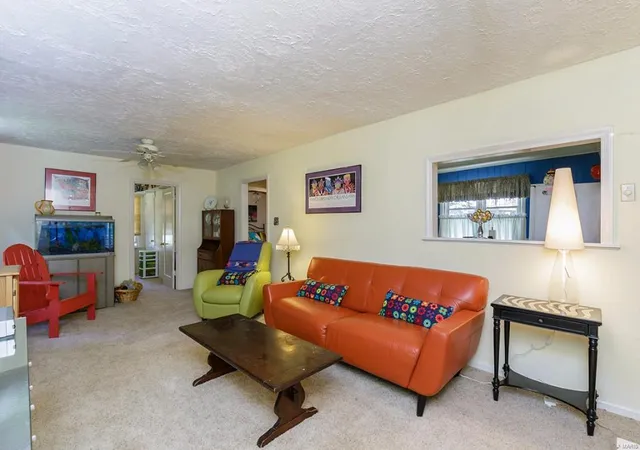Photo 3 of Single Family Residence at 10339 Saint Henry Ln, Saint Ann, MO 63074 | MLS# MIS15046264 | | Sold on 2016-02-25