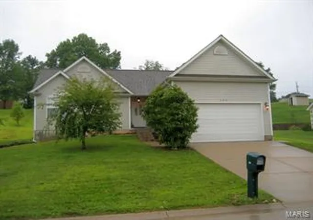 Photo 1 of Single Family Residence at 204 Macarthur St, New Haven, MO 63068 | MLS# MIS15048413 | | Sold on 2016-05-26