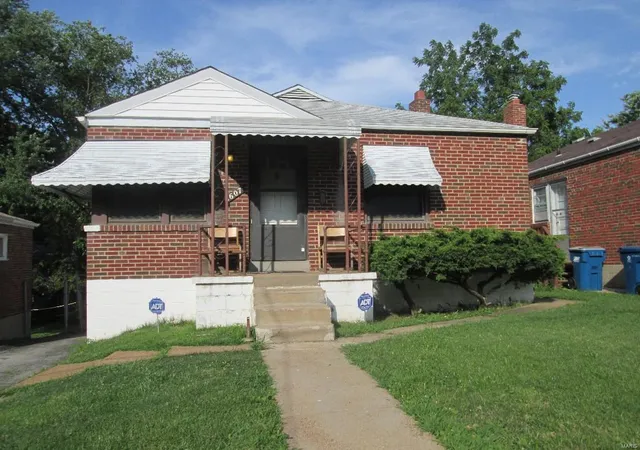 Single Family Residence at 6607 Barken Ave, Saint Louis, MO 63121 | MLS# MIS15049599 | | Sold on 2016-04-18