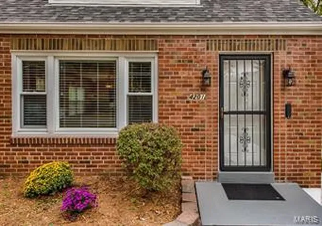 3rd image of 4201 Prather Ave, Saint Louis, MO 63109 | MLS# MIS15057229