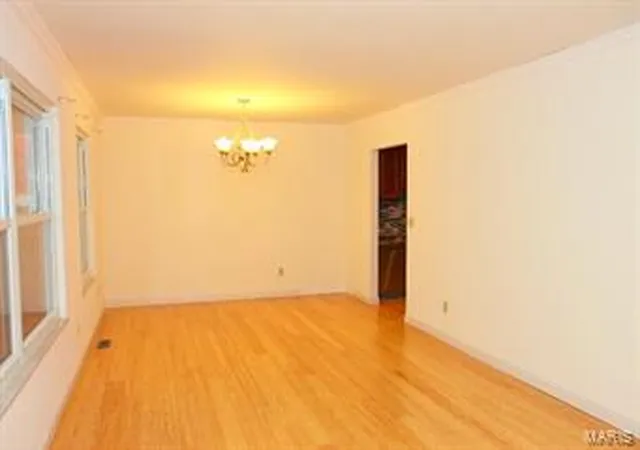2nd image of 13383 Windbrooke Ln, Saint Louis, MO 63146 | MLS# MIS15064488