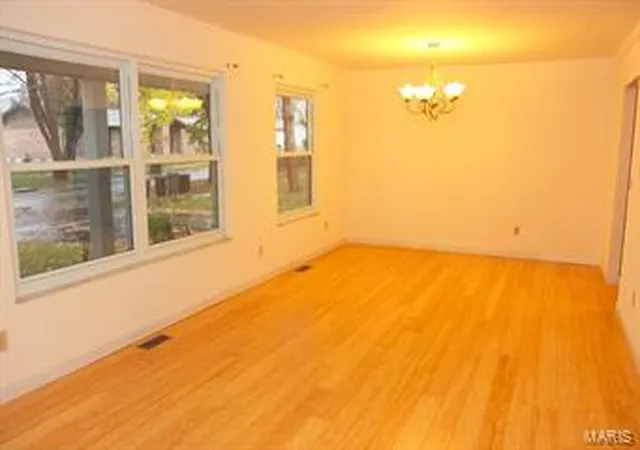3rd image of 13383 Windbrooke Ln, Saint Louis, MO 63146 | MLS# MIS15064488
