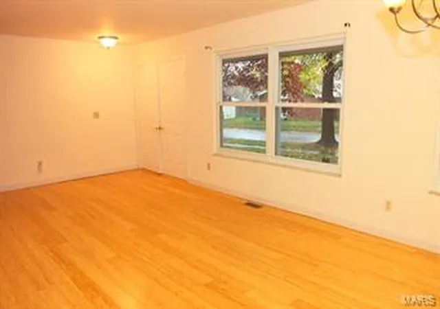 5th image of 13383 Windbrooke Ln, Saint Louis, MO 63146 | MLS# MIS15064488