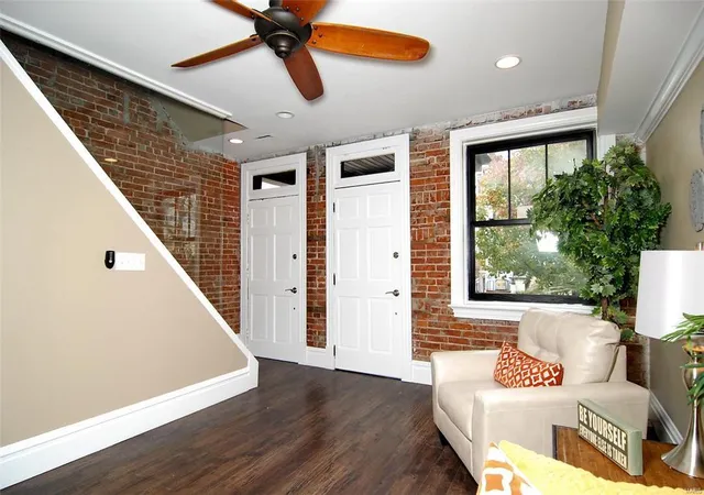 4th image of 3321 Demenil Pl, Saint Louis, MO 63118 | MLS# MIS15065966