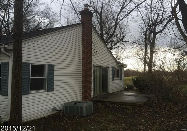 Photo 4 of Single Family Residence at 886 Prigge Rd, Saint Louis, MO 63138 | MLS# MIS15068344 | | Sold on 2016-04-08