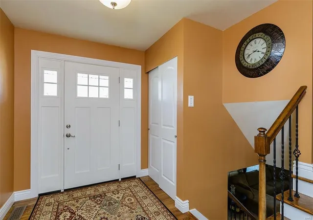 Photo 2 of Single Family Residence at 20 Shawnee Dr, Saint Charles, MO 63301 | MLS# MIS16009036 |  | Sold on 2016-04-28