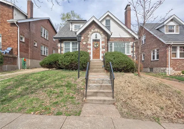 Photo 1 of Single Family Residence at 7715 Lile Ave, Saint Louis, MO 63117 | MLS# MIS16016108 | | Sold on 2016-06-23