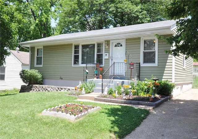 1st image of 9521 Theodosia Ave, Saint Louis, MO 63114 | MLS# MIS16036027