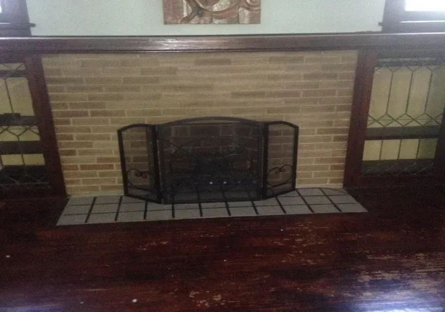 Photo 3 of Single Family Residence at 5405 Grace Ave, Saint Louis, MO 63116 | MLS# MIS16043451 | | Sold on 2016-08-12