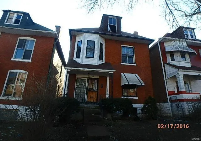 Single Family Residence at 4008 Dryden Ave, Saint Louis, MO 63115 | MLS# MIS16048261 | | Sold on 2016-08-30