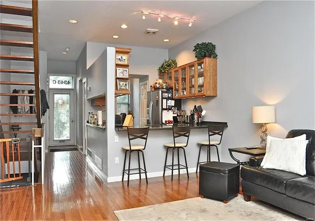 Photo 3 of Townhouse at 4343 Laclede Ave #C, Saint Louis, MO 63108 | MLS# MIS16058679 | | Sold on 2016-10-13
