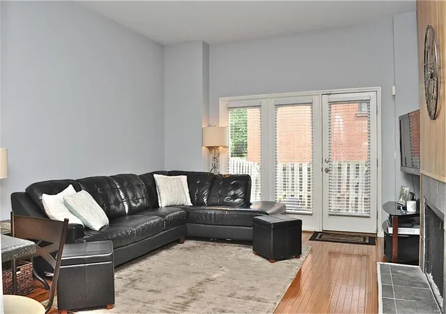 Photo 4 of Townhouse at 4343 Laclede Ave #C, Saint Louis, MO 63108 | MLS# MIS16058679 | | Sold on 2016-10-13