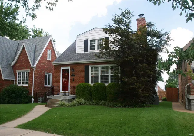 Single Family Residence at 6655 Winnebago St, Saint Louis, MO 63109 | MLS# MIS16060600 | | Sold on 2016-12-06