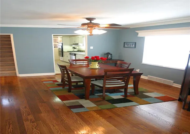 Photo 3 of Single Family Residence at 6655 Winnebago St, Saint Louis, MO 63109 | MLS# MIS16060600 | | Sold on 2016-12-06