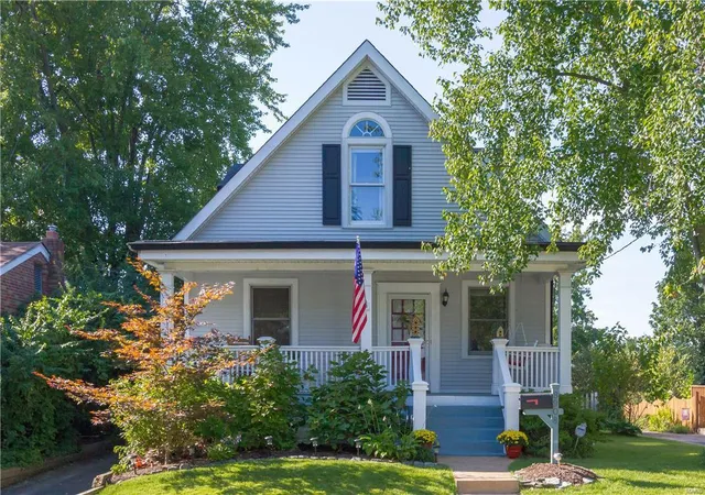 Single Family Residence at 8908 Lawn Ave, Saint Louis, MO 63144 | MLS# MIS16064971 | | Sold on 2016-10-21