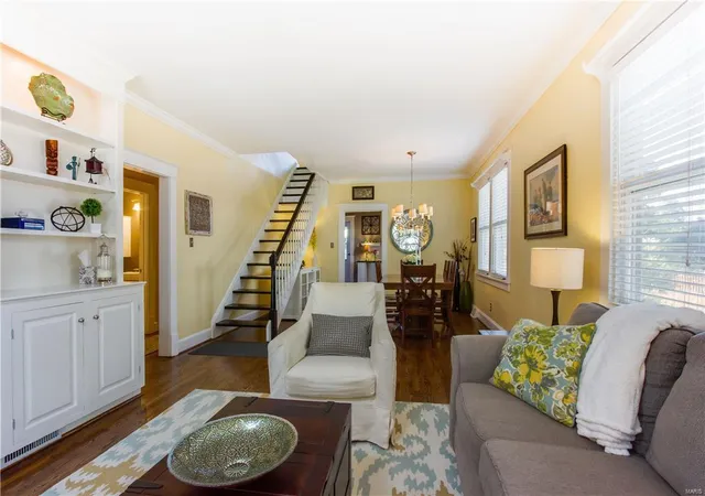 Photo 2 of Single Family Residence at 8908 Lawn Ave, Saint Louis, MO 63144 | MLS# MIS16064971 | | Sold on 2016-10-21