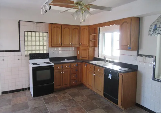 Photo 1 of Single Family Residence at 4865 Theiss Rd, Saint Louis, MO 63128 | MLS# MIS16084891 |  | Sold on 2017-04-26