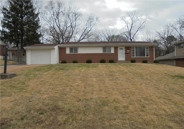 Photo 1 of Single Family Residence at 3256 Adie Rd, Saint Ann, MO 63074 | MLS# MIS17015757 | | Sold on 2017-04-26