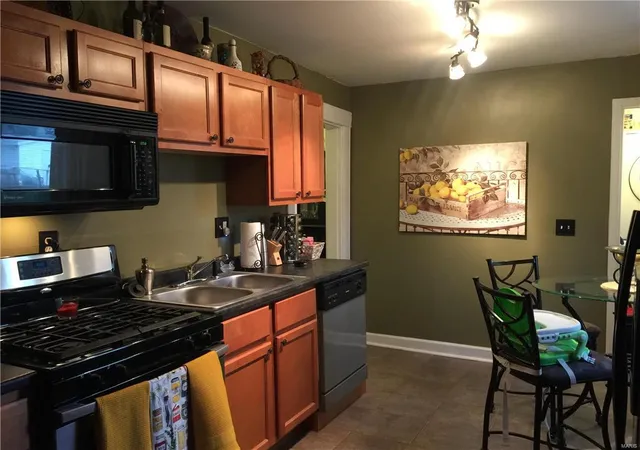 Photo 2 of Single Family Residence at 6807 Dale Ave, Saint Louis, MO 63139 | MLS# MIS17023457 | | Sold on 2017-05-19