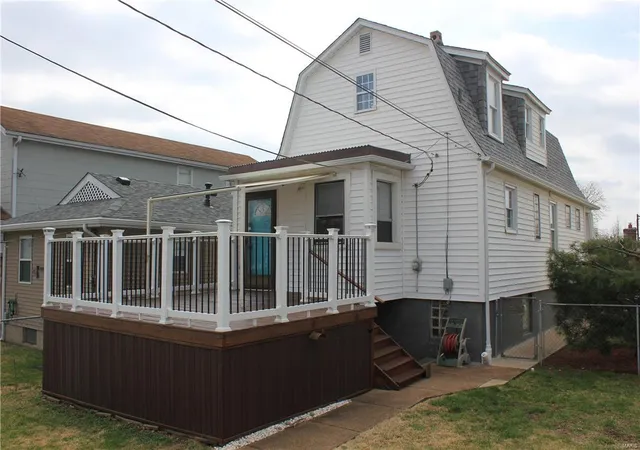 Photo 2 of Single Family Residence at 6301 Marquette Ave, Saint Louis, MO 63139 | MLS# MIS17033251 |  | Sold on 2017-06-29