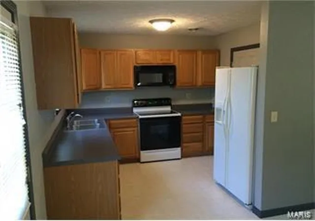 Photo 1 of Single Family Residence at 51 Jana Ln, Saint James, MO 65559 | MLS# MIS17044486 | | Sold on 2017-09-20