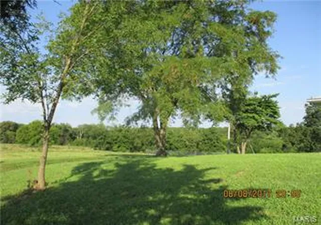 Photo 5 of Single Family Residence at 105 Oak Ridge Rd, Montgomery City, MO 63361 | MLS# MIS17064279 | | Sold on 2018-08-03