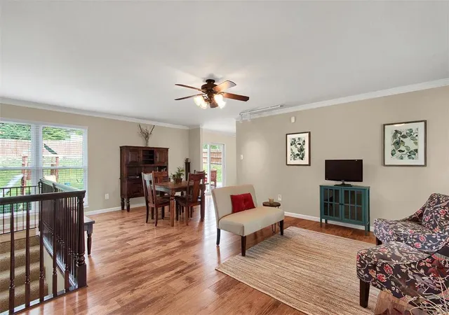 Photo 3 of Single Family Residence at 13211 Windygate Ln, Saint Louis, MO 63146 | MLS# MIS17070144 | | Sold on 2017-10-11