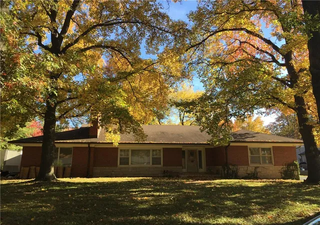 Photo 1 of Single Family Residence at 9021 Stonebridge, Saint Louis, MO 63117 | MLS# MIS17089853 | | Sold on 2018-02-06