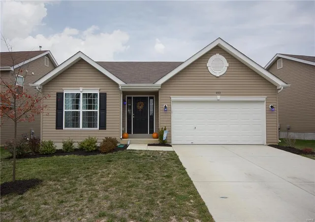 Single Family Residence at 603 Prairiegate Ct, Lake Saint Louis, MO 63367 | MLS# MIS18006106 |  | Sold on 2018-03-07
