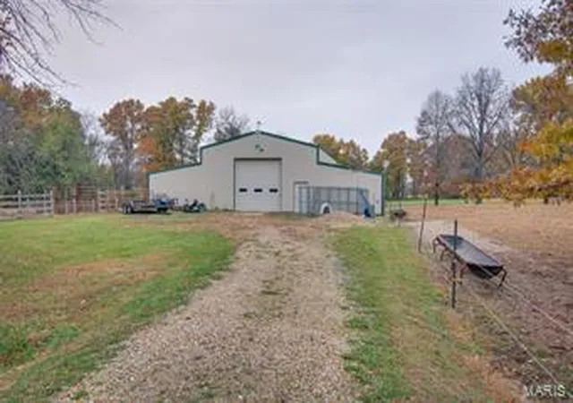 Photo 5 of Single Family Residence at 1750 County Road 169, Auxvasse, MO 65231 | MLS# MIS18011035 |  | Sold on 2019-03-05