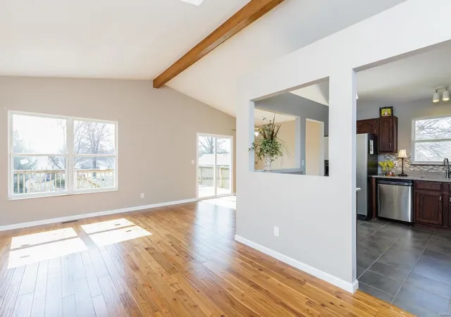 Photo 2 of Single Family Residence at 109 Golden Harvest Ct, Saint Peters, MO 63376 | MLS# MIS18011130 |  | Sold on 2018-04-13