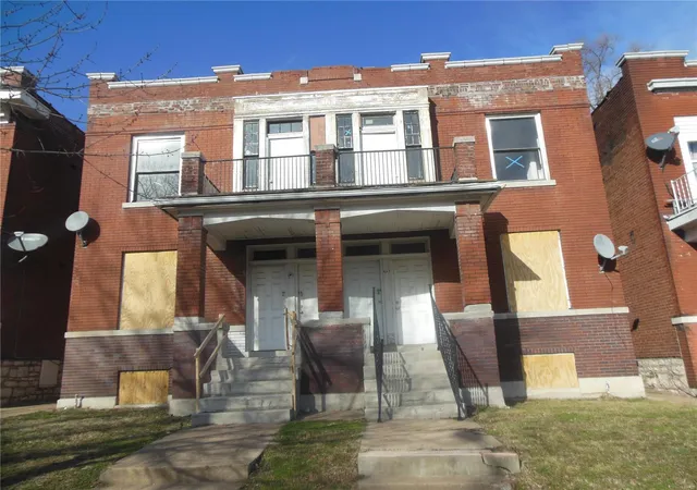 Multi Family at 5325 Terry Ave, Saint Louis, MO 63120 | MLS# MIS18014760 | | Sold on 2018-05-29
