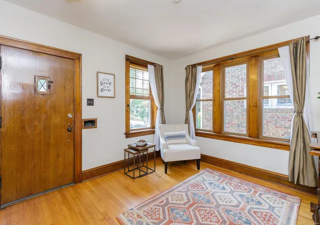 Photo 1 of Single Family Residence at 4043 Toenges Ave, Saint Louis, MO 63116 | MLS# MIS18018726 | | Sold on 2018-07-31