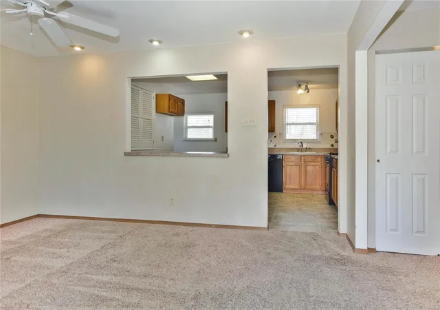 Photo 2 of Single Family Residence at 3051 Nettie Dr, Saint Louis, MO 63129 | MLS# MIS18020225 | | Sold on 2018-06-27