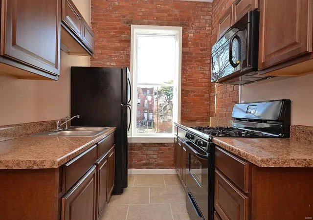 Photo 1 of Multi Family at 3425 Illinois Ave, Saint Louis, MO 63118 | MLS# MIS18031994 |  | Sold on 2018-06-15