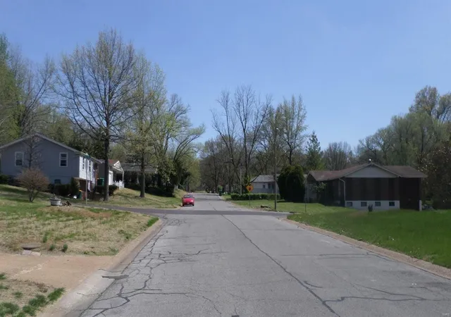 Photo 3 of Single Family Residence at 2583 Robley Dr, Saint Louis, MO 63136 | MLS# MIS18037022 | | Sold on 2018-07-31