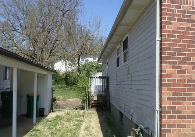 Photo 4 of Single Family Residence at 2583 Robley Dr, Saint Louis, MO 63136 | MLS# MIS18037022 | | Sold on 2018-07-31