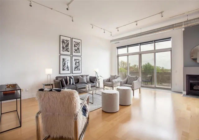 Photo 2 of Condominium at 6340 Clayton Rd #403, Saint Louis, MO 63117 | MLS# MIS18038495 | | Sold on 2018-09-04