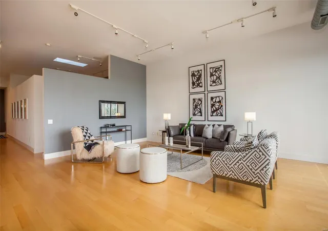 Photo 3 of Condominium at 6340 Clayton Rd #403, Saint Louis, MO 63117 | MLS# MIS18038495 | | Sold on 2018-09-04