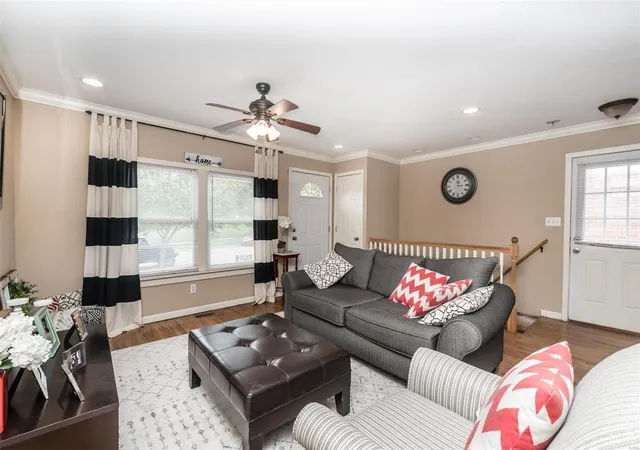 Photo 3 of Single Family Residence at 1520 Bredell Ave, Saint Louis, MO 63117 | MLS# MIS18052865 | | Sold on 2018-08-07