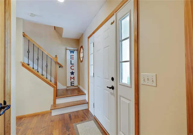 Photo 4 of Single Family Residence at 7 Shetland Pony Ct, Saint Peters, MO 63376 | MLS# MIS18056446 |  | Sold on 2018-08-21